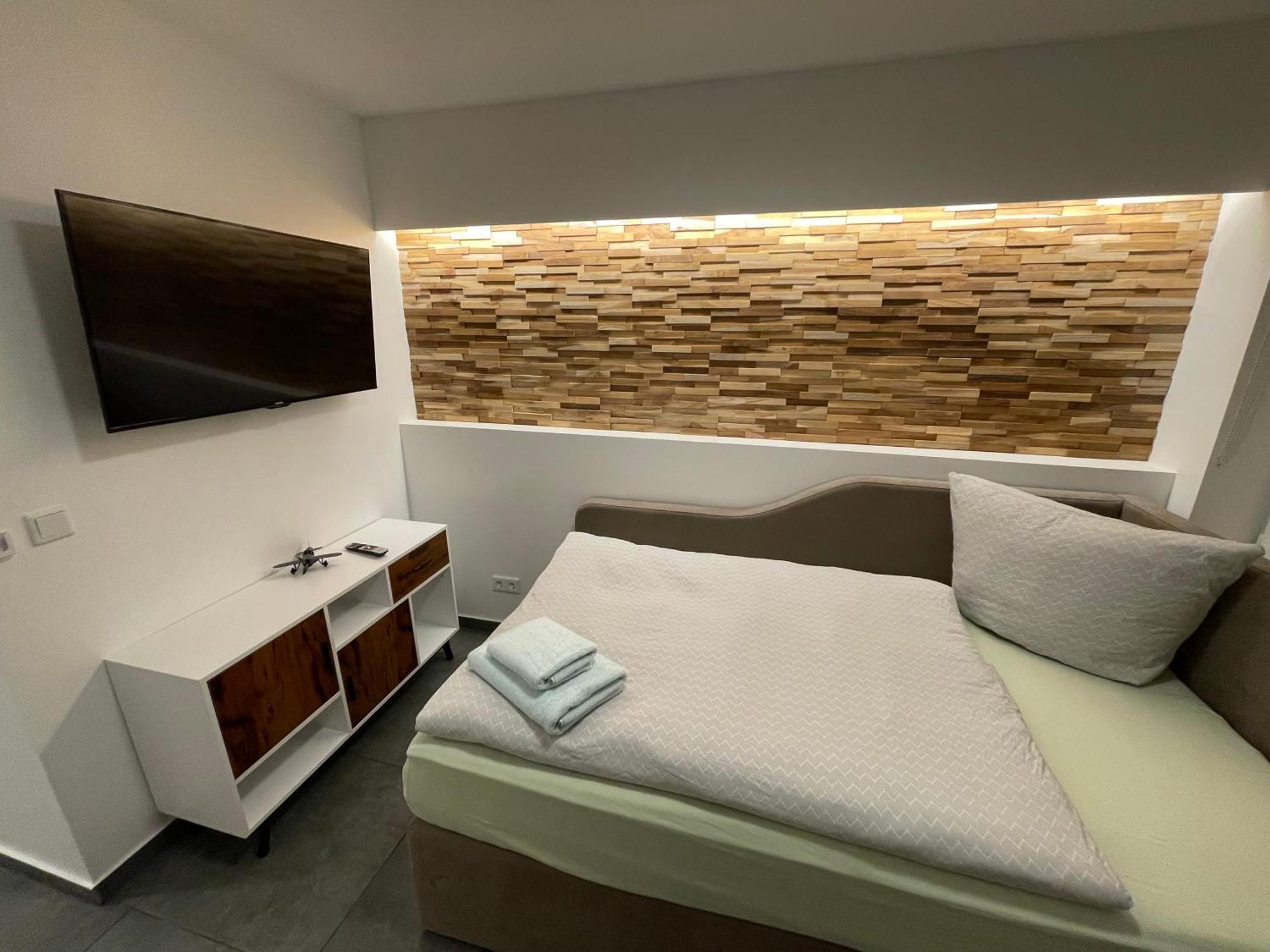 Aviators Guest House - Premium Room Strausberg Dış mekan fotoğraf